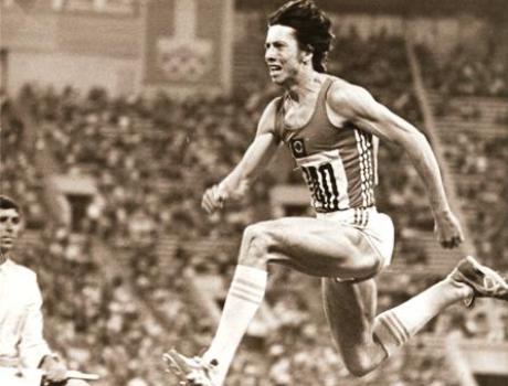     1980 