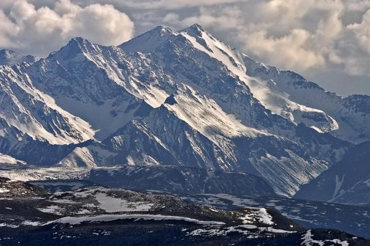 Гора Мунку-Сардык. Фото: www.risk.ru